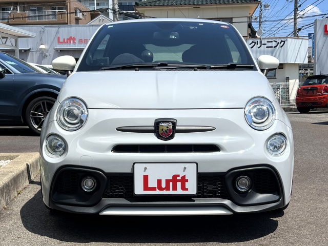 フロントバンパー/ホワイト仕上げリップスポイラー　インタークーラー冷却用エアインテーク