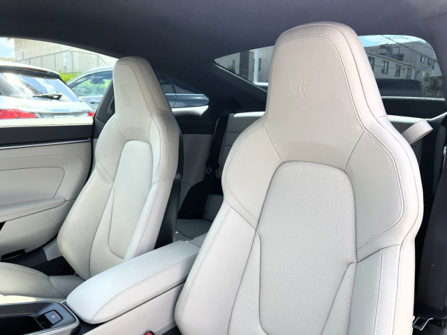スポーツシートプラス　ポルシェクレストヘッドレスト