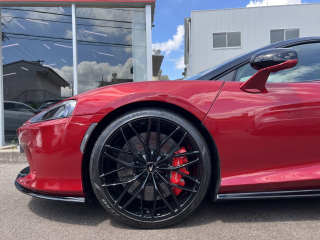 グロスブラック10ツインスポークアロイホイール　スペシャルカラーブレーキキャリパー　ブラックパック/エクステリアミラー